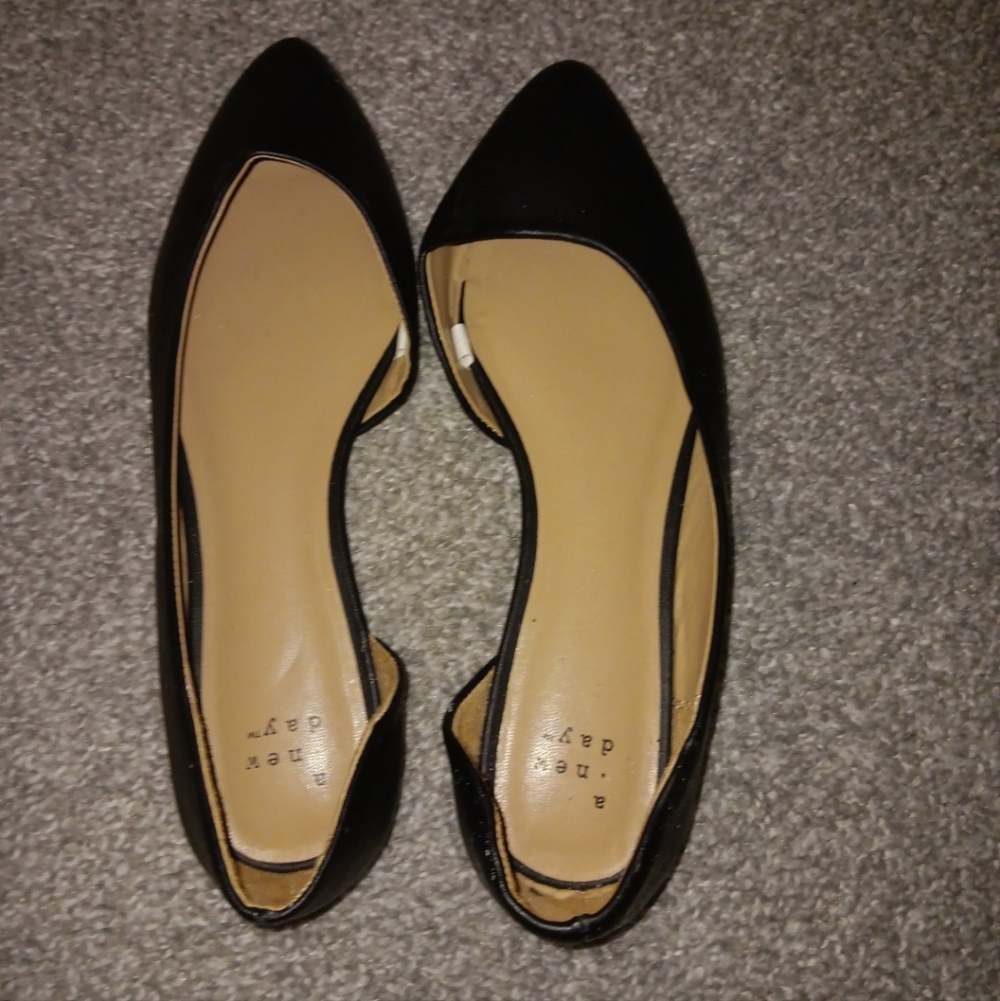 a new day Black Pointed Flats